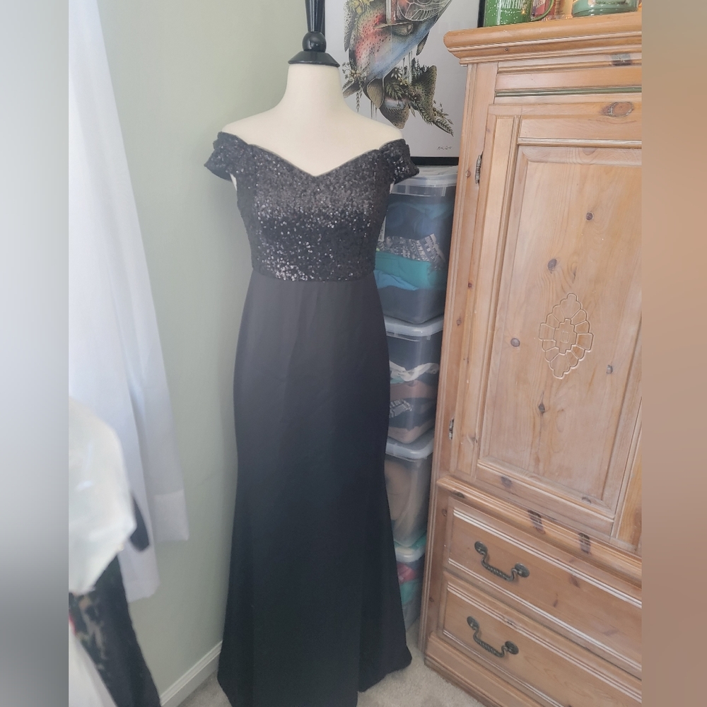 Aidan Mattox Black Sequin Gown/ Dress